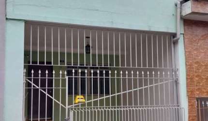 SOBRADO 2 QUARTOS SALA COZINHA 1 VAGA QUINTAL FL55