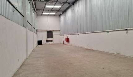 GALPÃO COM 360 M2 E 6 VAGAS FL26