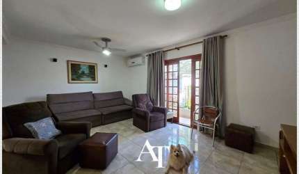 CASA TERREA NO CONJUNTO RESIDENCIAL BUTANTA - 2 DORMITORIOS COM 2 VAGAS