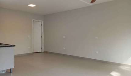 EXCELENTE CASA TÉRREA 140m² LOCALIZAÇÃO PRIVILEGIADA, 03 DORMITÓRIOS , 01(SUÍTE) E DUAS VAGAS -FL38