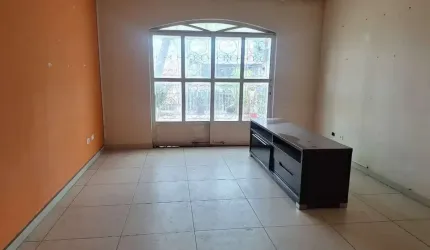 Vila Gomes: Casa térrea com 3 dormitórios (1 suíte) e 2 vagas - FL12