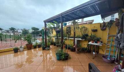 Sobrado Reformado no Butantã com Energia Solar, 280m², 3 Suítes e 2 Vagas Cobertas - FL43