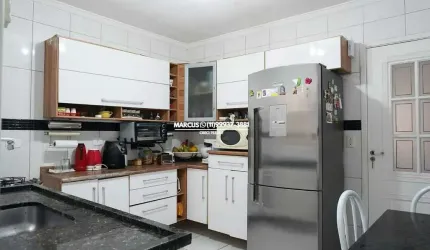 Casa no Jd. Bonfiglioli com 2 suítes, 2 vagas de garagem. FL23