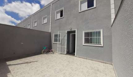 Sobrado semi novo bem localizado FL41