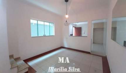 SOBRADO NO SÃO FRANCISCO - 3 DORMITORIOS (1 SUITE) COM 2 VAGAS - QUINTAL - FL47