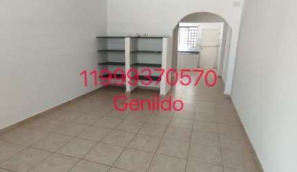 CASA COM QUINTAL 2 QUARTOS EM FRENTE UMA PRACA MARAVILHOSA FÁCIL ACESSO AO METRO ACEITA PETFL55
