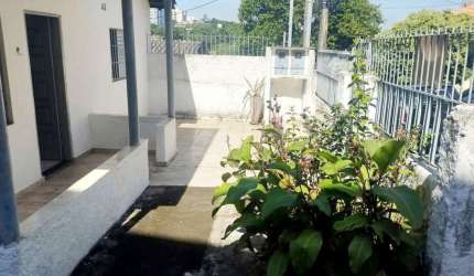 Casa 3 quartos, 2 banheiros, 3 vagas - FL35