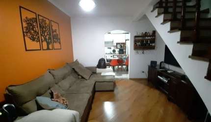 Sobrado Aconchegante ? 82m², 2 Dormitórios e 2 Vagas! FL12