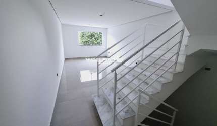 Casa nova no Bela Vista Osasco com 3 suítes, 4 vagas. FL23