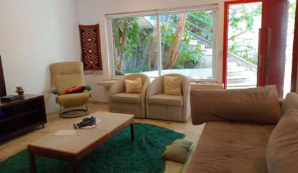 Casa Térrea de 360m² no Instituto de Previdência com Piscina e Churrasqueira, FL28