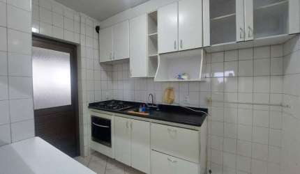 Apartamento com 3 quartos, 2 vagas, 80 m² - FL35