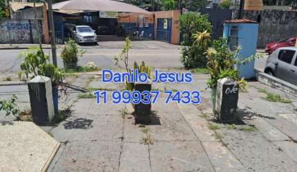 Sala comercial com aproximadamente 40m², 1 banheiro. FL51
