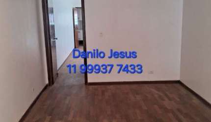 Casa com 3 dormitórios, 2 vagas de garagem, edicula e depósito. FL51