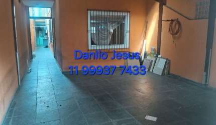 Casa com 3 dormitórios sendo uma suíte, 2 vagas e churrasqueira. FL51