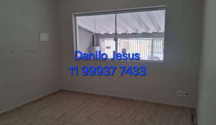 Casa com 2 dormitórios, 2 vagasde garagem e edicula. FL51