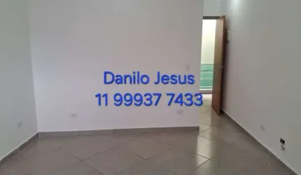 Casa com 1 dormitório e quintal compartilhado. FL51