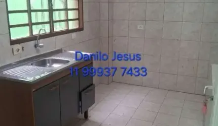 Casa com 1 dormitório, 1 banheiro e quintal compartilhado........FL51