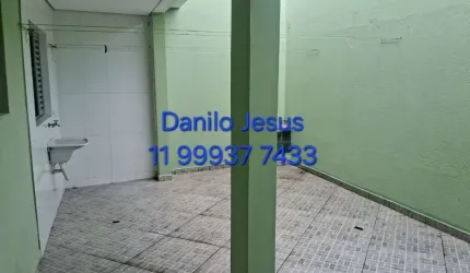 Casa com 2 dormitórios, 1 banheiro e quintal compartilhado.... FL51
