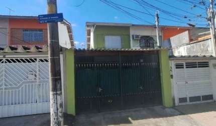 SOBRADO COM 3 DORMITORIOS FL26