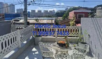 Casa com 3 dormitórios, 2 vagas e área de lazer com churrasqueira. FL51
