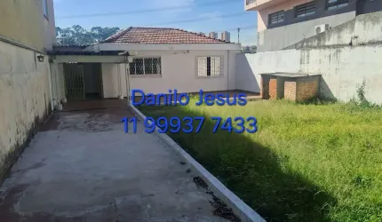 Casa com 2 dormitórios e 5 vagas. FL51