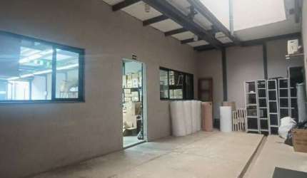 GALPÃO COM 400 M2 FL26