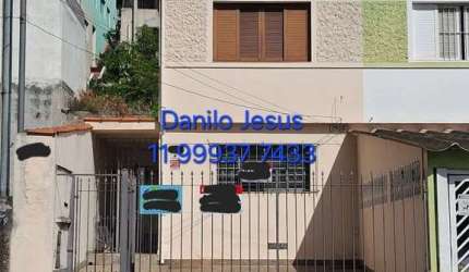 Casa com 2 dormitórios e 2 vagas. FL51