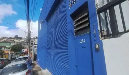 GALPÃO COM 330 M2 E PÉ DIREITO DE 7 M FL26