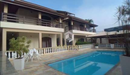 Casa com 3 dormitórios à venda, 200 m² por R$ 1.650.000,00 - Quiririm - Taubaté/SP