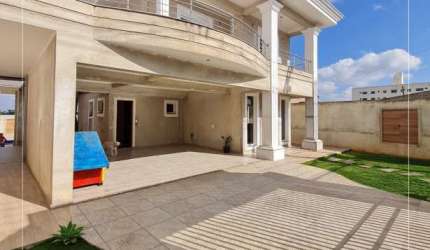 Sobrado 4 Quartos e Piscina – Ronda