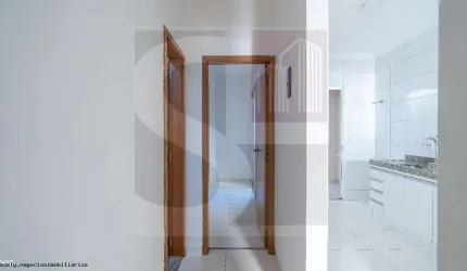 Casa para Venda em Uberlândia, Novo Mundo, 2 dormitórios, 1 banheiro, 2 vagas