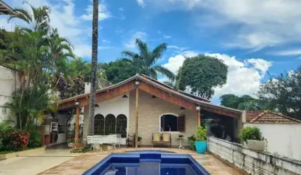 Sobrado à Venda no Tremembé, 4 dormitórios, 3 suítes, 6 vagas, Piscina, 326m²