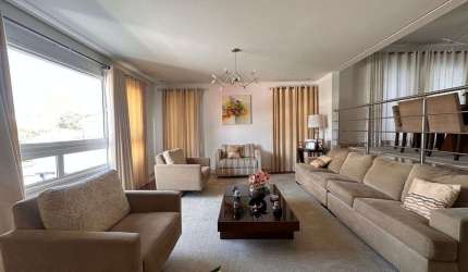 Sobrado com 5 quartos à Venda, 525 m² por R$ 2.450.000,00
