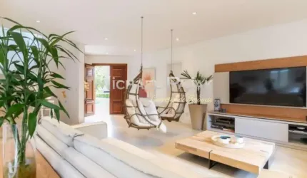 Linda casa em condomínio fechado no Alto da Boa Vista com 04 suítes, 05 vagas, 400m². Rua Job Lane
