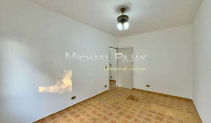 Conjunto comercial com 350m²