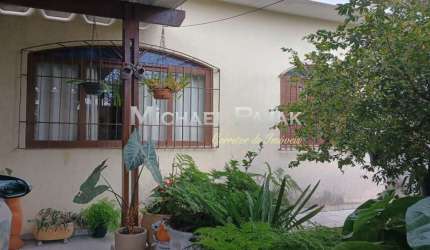 Casa tipo para venda com 3 quartos, sendo 1 suíte