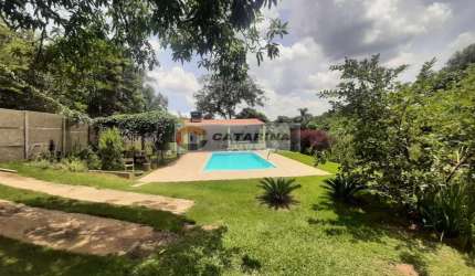 Belíssima edícula, Terreno 2000² mtrs