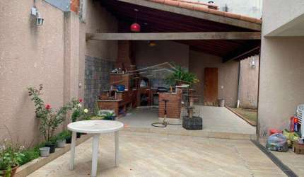 Casa com 2 quartos à venda na Rua Eunice Cerqueira Innocencio, Jardim Quaresmeira, Suzano, 350 m2 por R$ 950.000