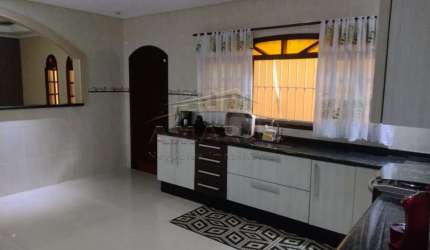 Casa com 3 quartos à venda na Rua Passos, Cidade Edson, Suzano, 216 m2 por R$ 600.000