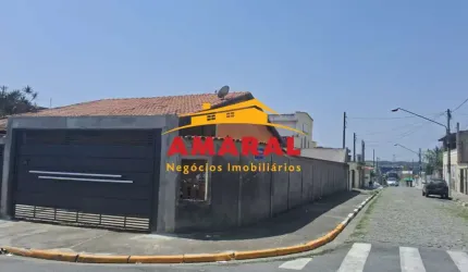 Casa com 3 quartos à venda na Avenida Maria Helena, Jardim Natal, Suzano, 128 m2 por R$ 640.000