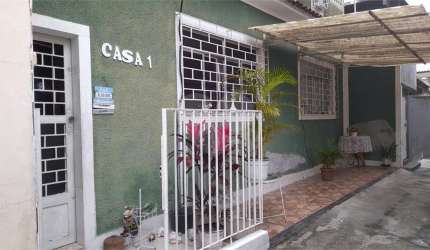 Casa de vila com 3 quartos à venda em Realengo - RJ