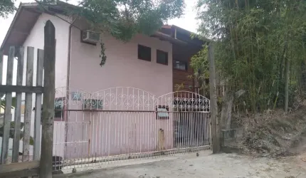 Casa com 2 quartos à venda na Rua Carlito Farias, 23, Praia de Fora, Palhoça por R$ 799.000