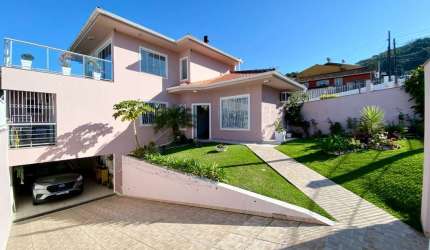 Casa com 3 quartos à venda na Rua Elias Merise, 567, Roçado, São José por R$ 1.700.000