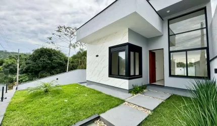 Casa com 3 quartos à venda na Rua Vereador Eugênio Manoel da Cunha, 134, Forquilhas, São José por R$ 650.000