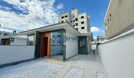 Casa com 3 quartos à venda na Avenida Aleixo Alves de Souza, 171, Nova Palhoça, Palhoça por R$ 475.000
