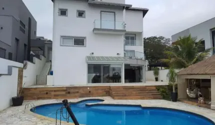 CASA EM CONDOMÍNIO FECHADO EM ATIBAIA, 04 SUÍTES, 06 VAGAS, ÁREA GOURMET, PISCINA !!