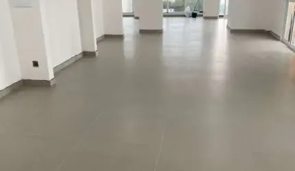 LAJE COMERCIAL NOVA PARA VENDA OU  LOCAÇÃO, ANDAR ALTO, NUNCA HABITADA, 06 VAGAS !!
