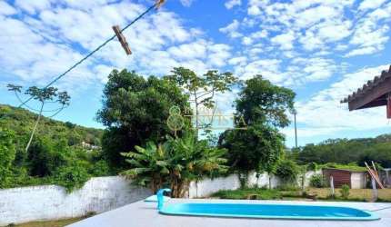 Á venda! Amplo terreno, 4 quartos e piscina privativa na Cachoeira do Bom Jesus.