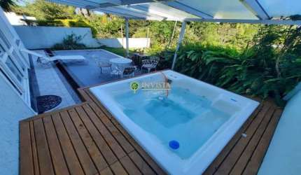 Locação | Alto Padrão, 485 m², hidromassagem, churrasqueira e 5 quartos - João Paulo, em Florianópolis.