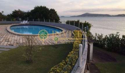 À venda | 136 m², Duplex, Churrasqueira, Vista Mar e 3 quartos - Bom Abrigo, em Florianópolis.